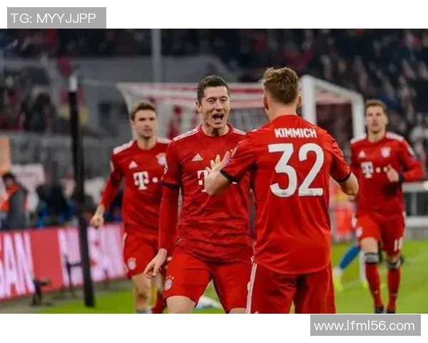 莱万状态火热欧冠赛场10场斩获12球领跑射手榜争金靴前景明朗